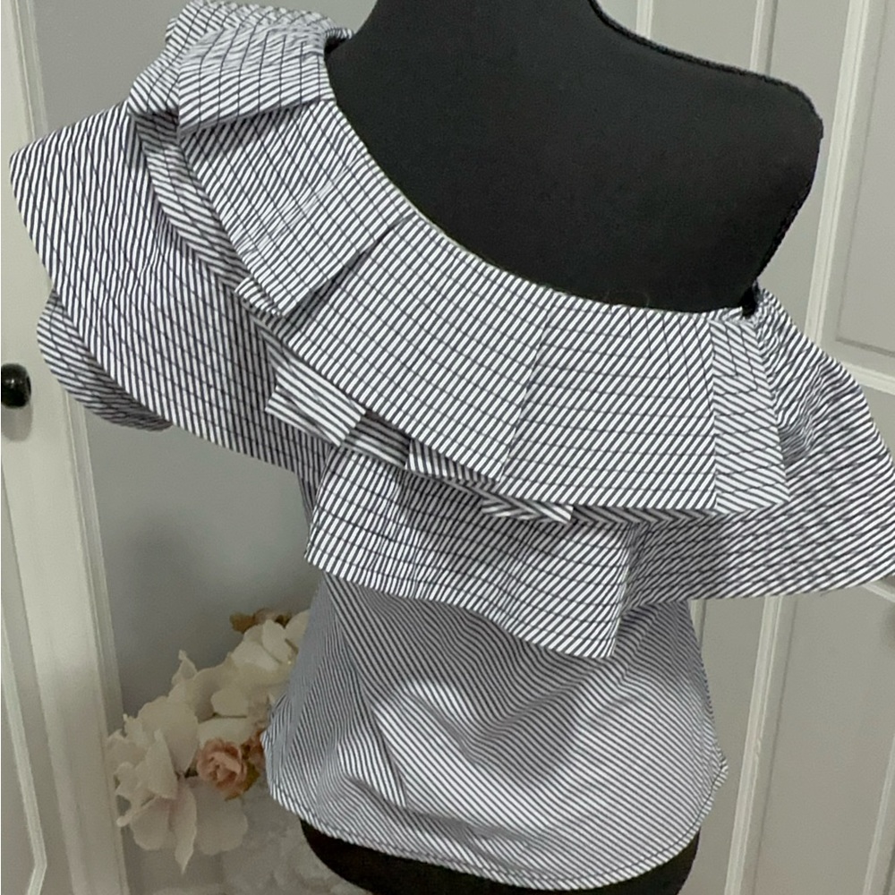 Gracia. Size S blouse